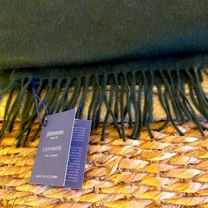 Cashmere scarf. Made in Scotland.